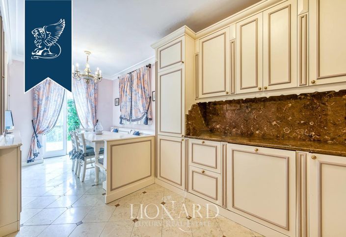 Image No.18-7 Bed Villa for sale