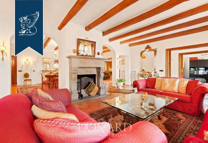 Image No.12-5 Bed Villa for sale