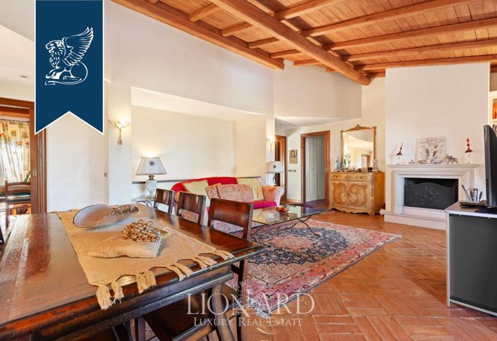 Image No.18-5 Bed Villa for sale