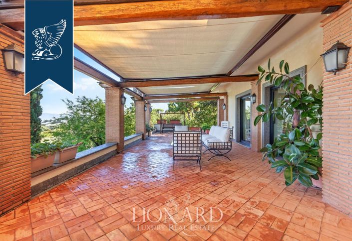 Image No.8-5 Bed Villa for sale