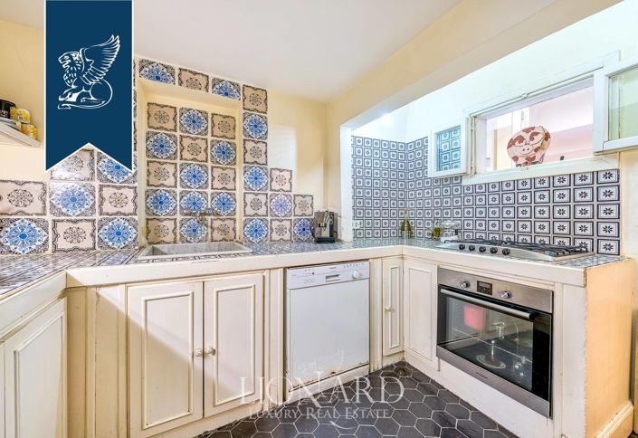 Image No.10-5 Bed Hotel for sale