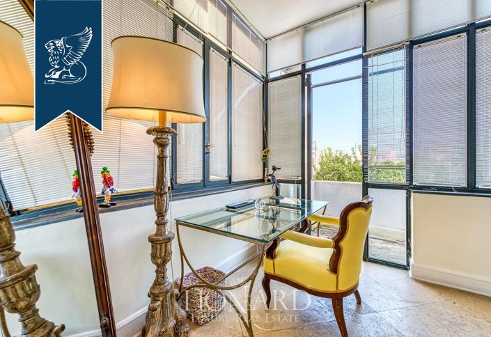 Image No.8-5 Bed Hotel for sale