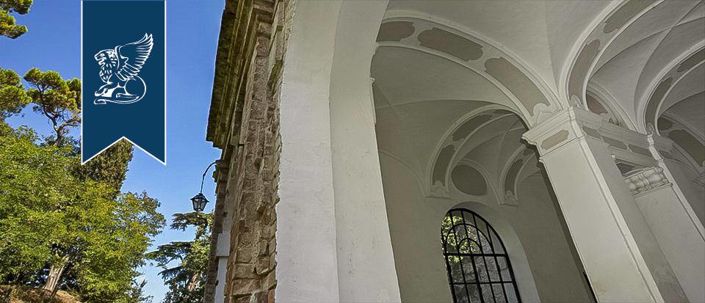 Image No.28-27 Bed Property for sale