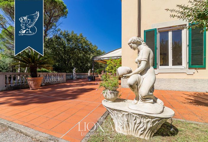 Image No.10-5 Bed Villa for sale