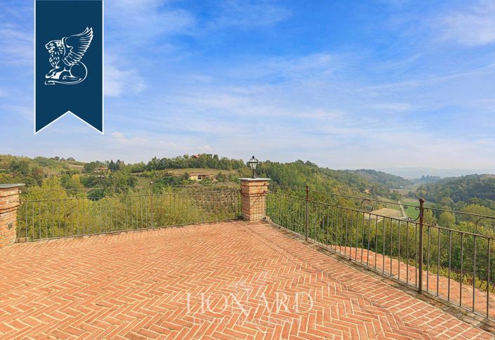 Image No.16-10 Bed Villa for sale