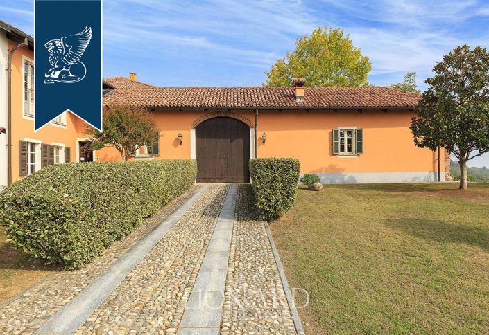 Image No.18-10 Bed Villa for sale