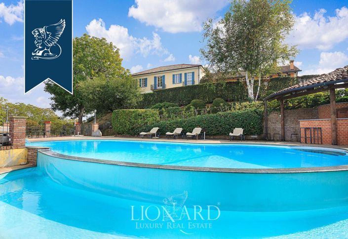 Image No.2-10 Bed Villa for sale