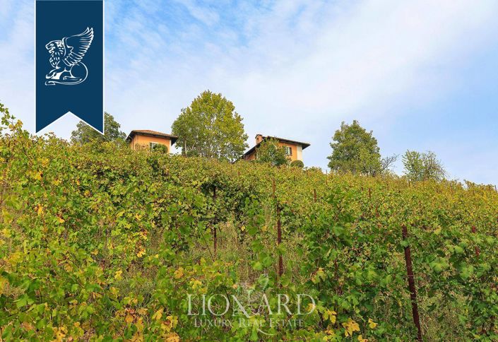 Image No.20-10 Bed Villa for sale