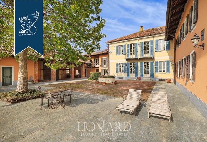 Image No.6-10 Bed Villa for sale