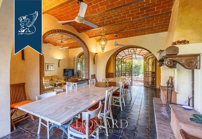 Image No.10-12 Bed Villa for sale