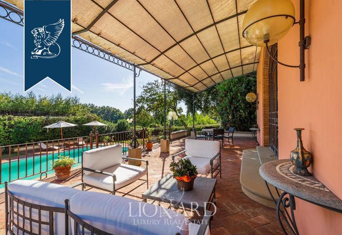 Image No.7-12 Bed Villa for sale