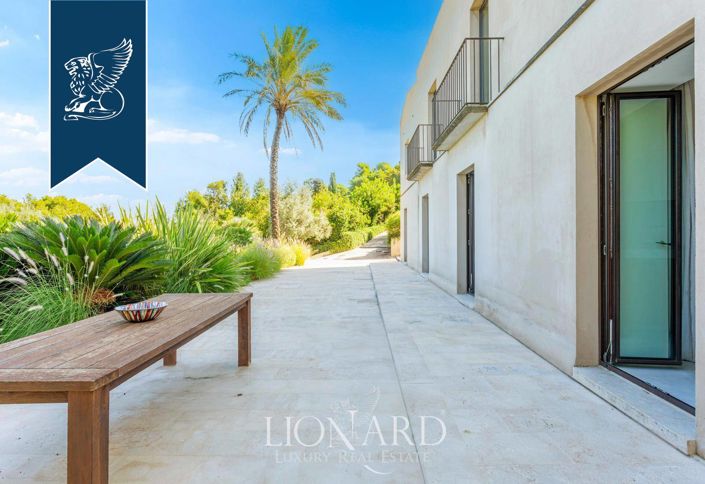 Image No.10-4 Bed Villa for sale