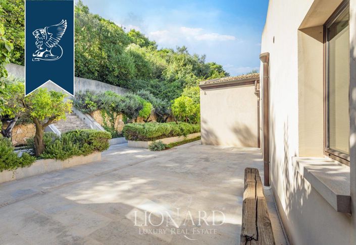 Image No.11-4 Bed Villa for sale