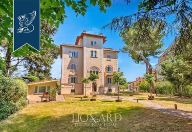 1 - Rome, Property
