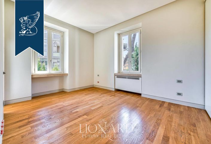 Image No.10-10 Bed Property for sale