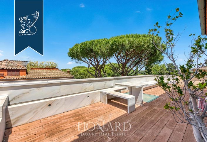 Image No.8-10 Bed Property for sale