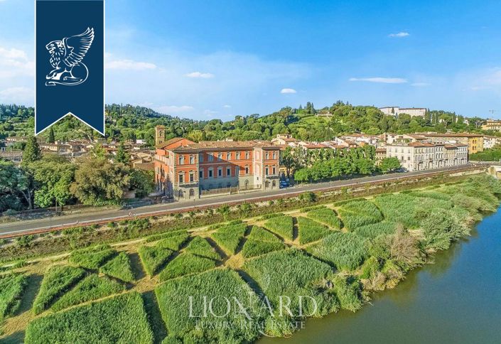 Image No.2-32 Bed Property for sale