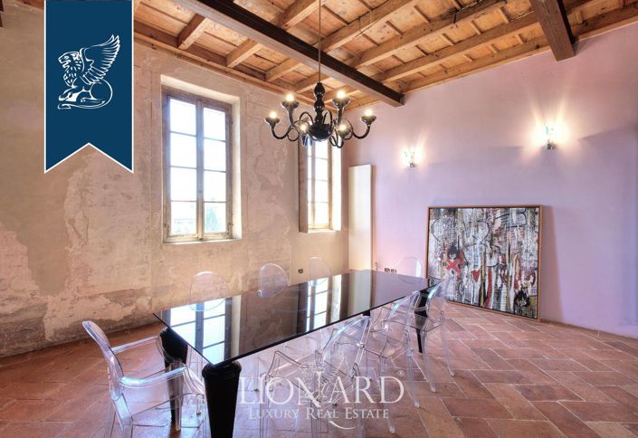 Image No.12-10 Bed Villa for sale