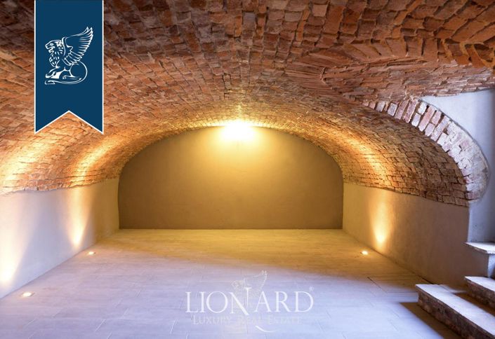 Image No.21-10 Bed Villa for sale