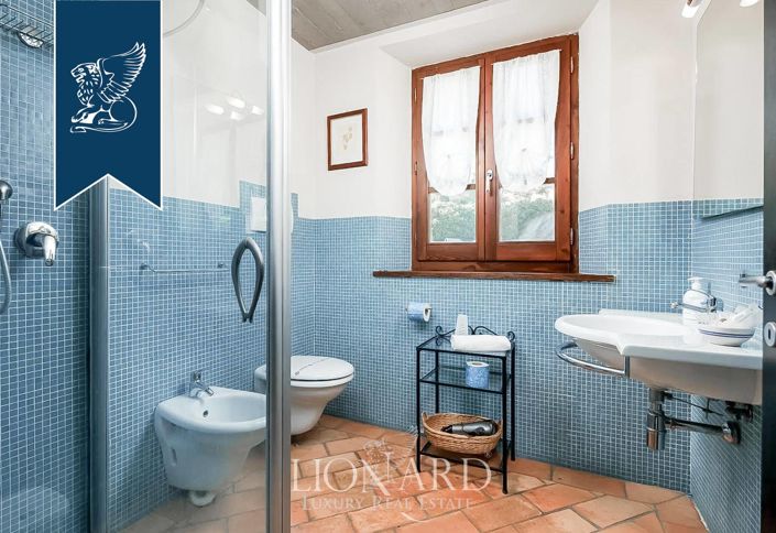 Image No.16-9 Bed Villa for sale