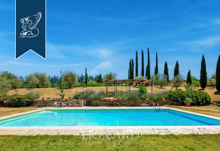 Image No.5-9 Bed Villa for sale