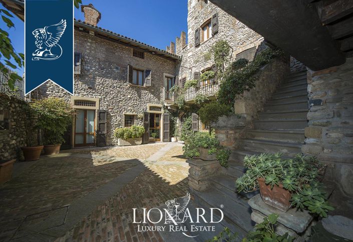 Image No.26-4 Bed Property for sale