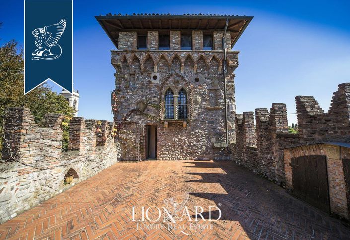 Image No.28-4 Bed Property for sale