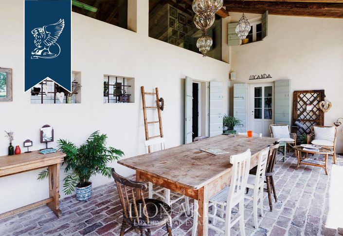 Image No.10-5 Bed Farmhouse for sale