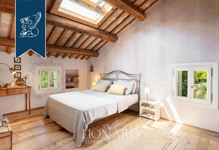 Image No.24-5 Bed Farmhouse for sale