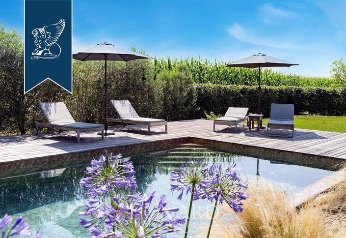 Image No.4-5 Bed Farmhouse for sale