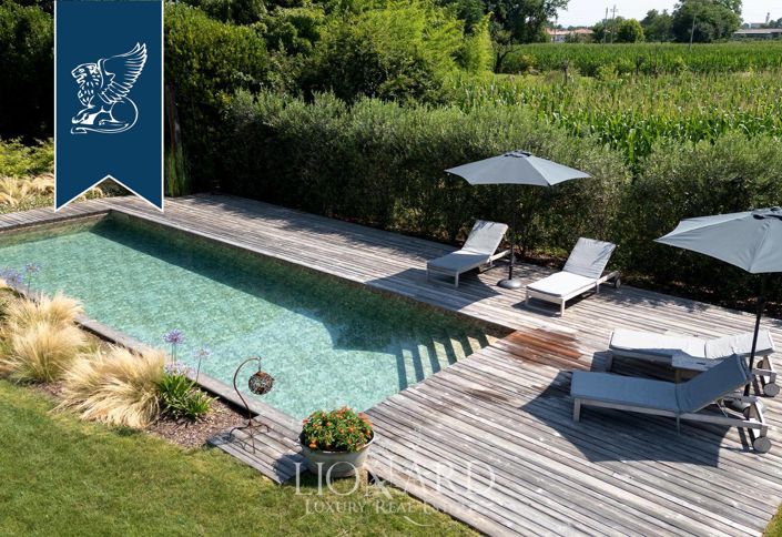 Image No.41-5 Bed Farmhouse for sale