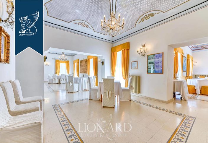 Image No.17-9 Bed Villa for sale