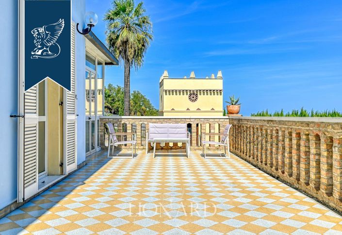 Image No.2-9 Bed Villa for sale