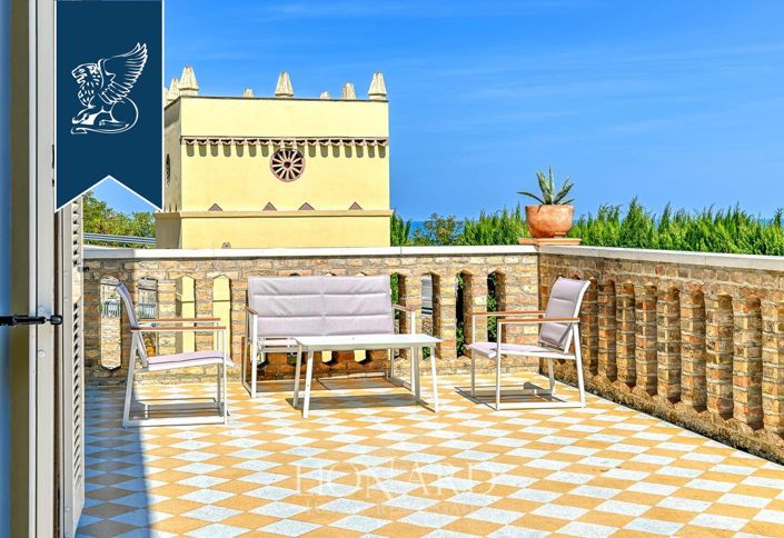 Image No.3-9 Bed Villa for sale