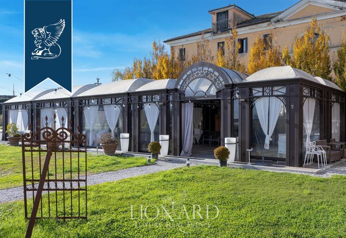 Image No.10-10 Bed Farmhouse for sale