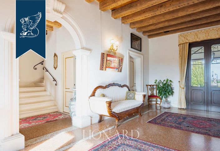 Image No.20-10 Bed Farmhouse for sale