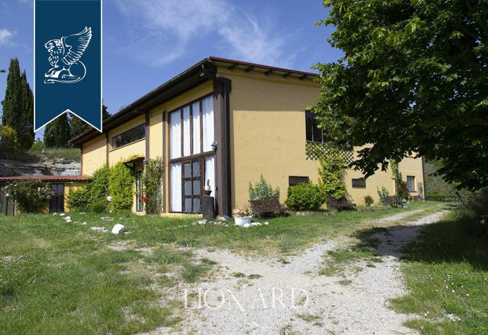 Image No.17-15 Bed Farmhouse for sale