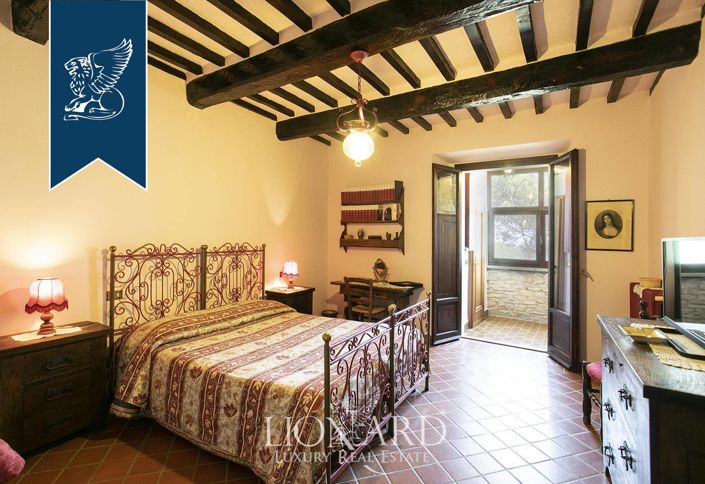 Image No.28-15 Bed Farmhouse for sale