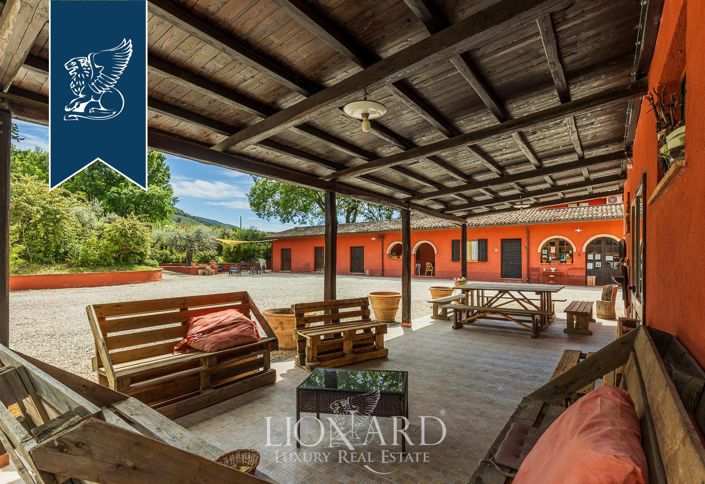 Image No.17-11 Bed Farmhouse for sale