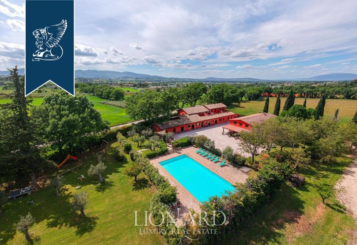 Image No.2-11 Bed Farmhouse for sale