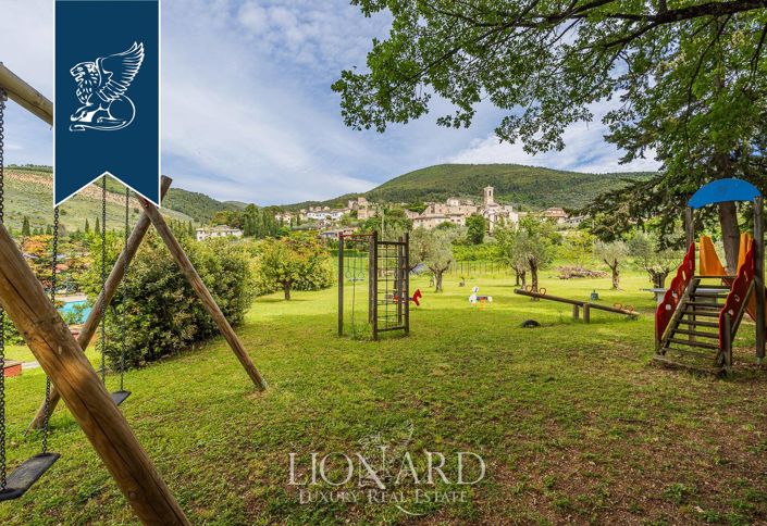 Image No.29-11 Bed Farmhouse for sale