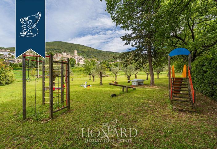 Image No.30-11 Bed Farmhouse for sale