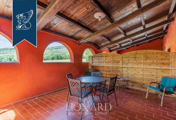 Image No.40-11 Bed Farmhouse for sale