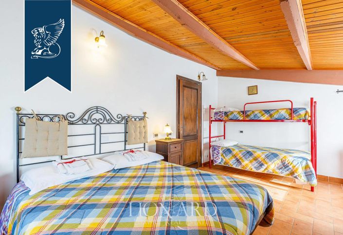 Image No.58-11 Bed Farmhouse for sale