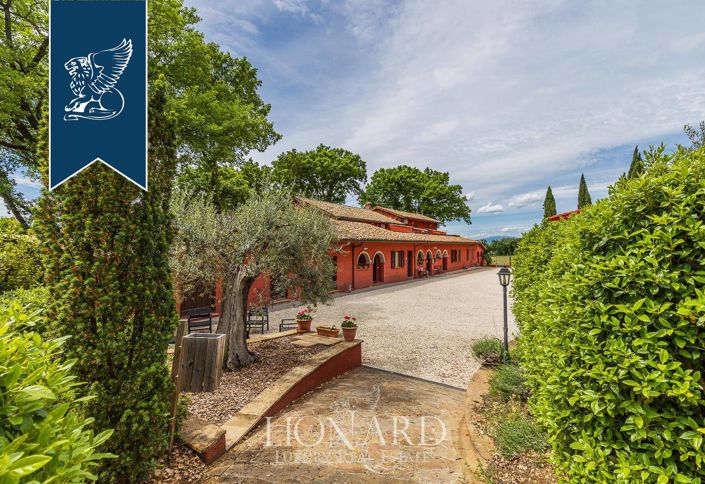 Image No.7-11 Bed Farmhouse for sale