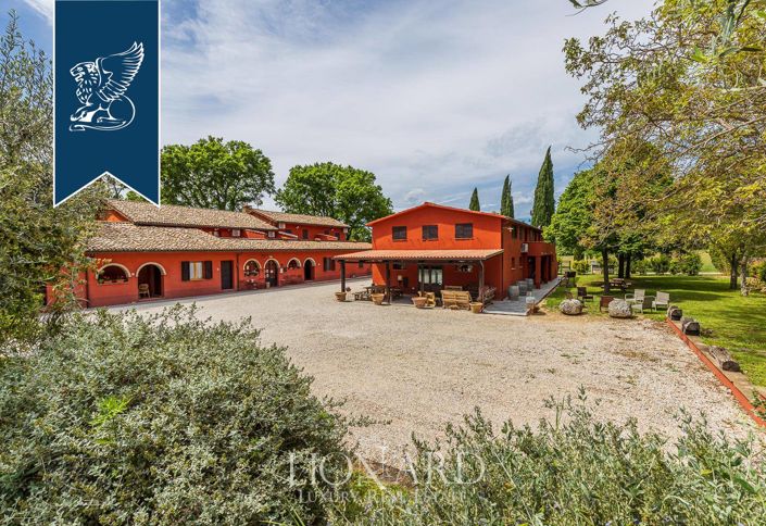 Image No.9-11 Bed Farmhouse for sale