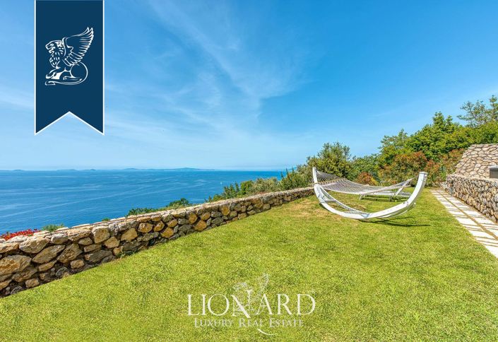 Image No.10-7 Bed Villa for sale