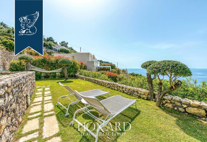 Image No.7-7 Bed Villa for sale