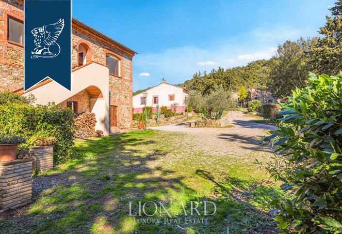 Image No.10-25 Bed Farmhouse for sale