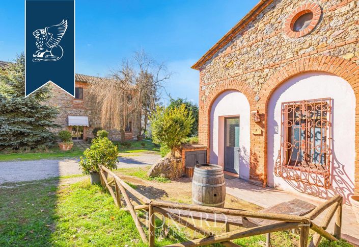 Image No.12-25 Bed Farmhouse for sale